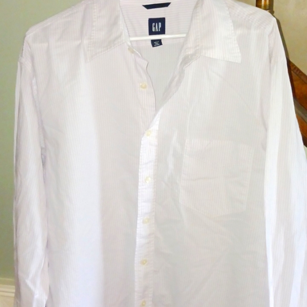 GAP button down